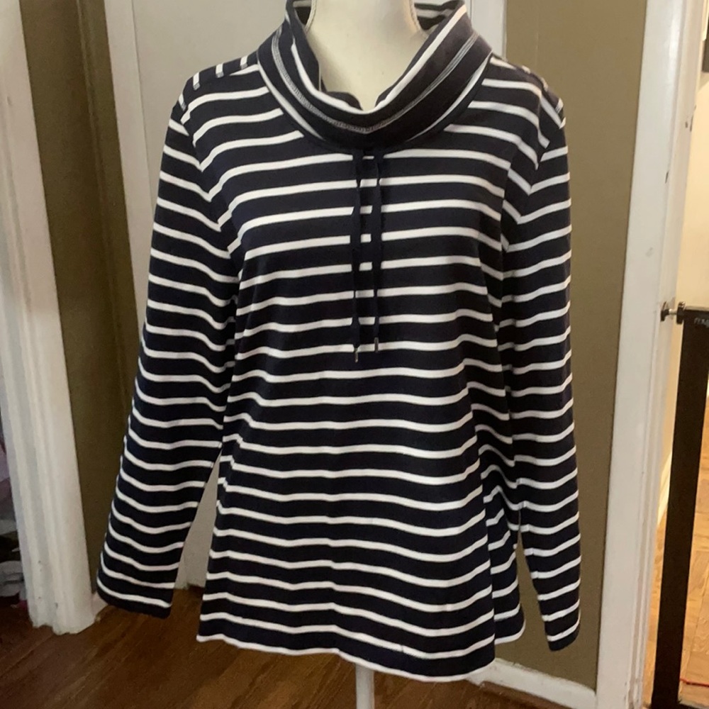 Light weight sweatshirt